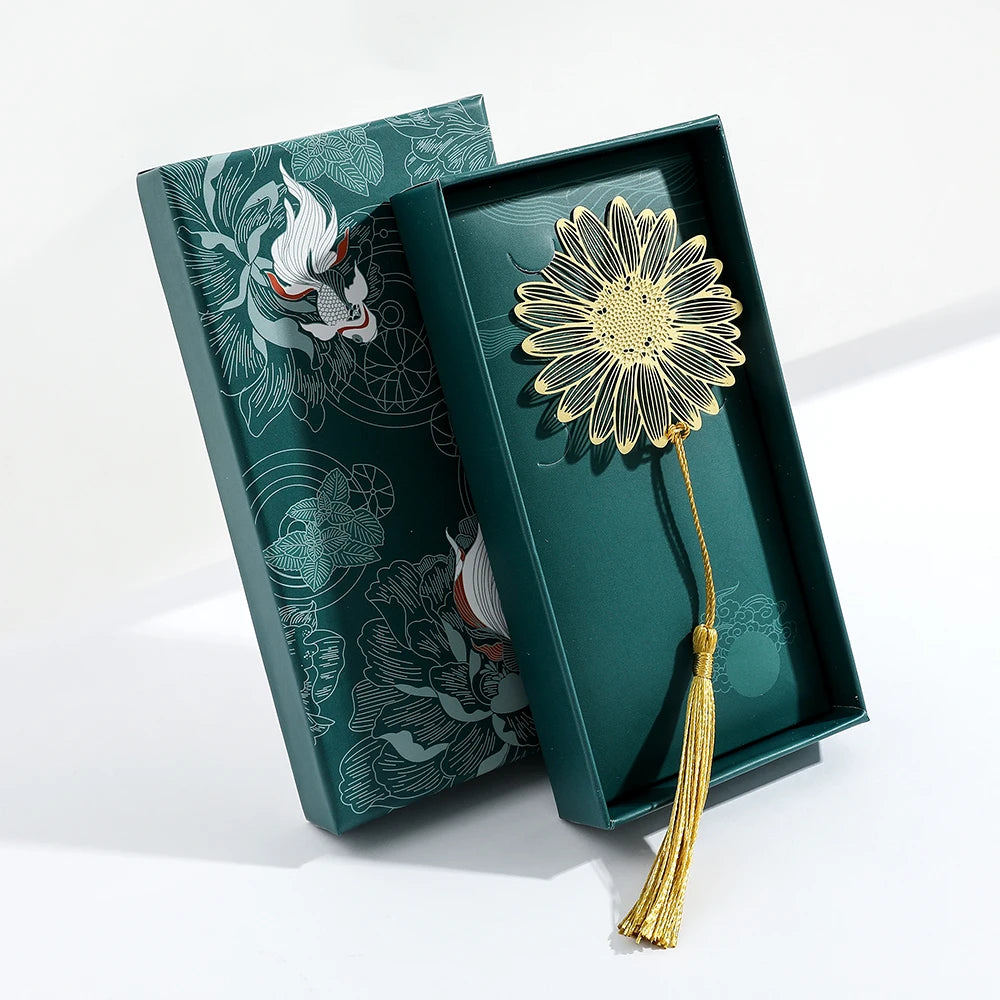 Elegant Chinese Handmade Bookmarks – Golden Lotus & Rose Design for Book Lovers