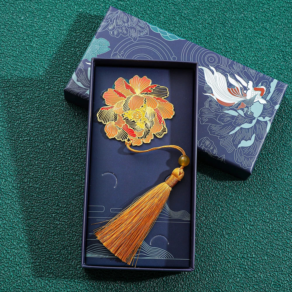 Luxury Nature-Inspired Brass Bookmarks – Delicate Designs with Tassels (Dragonfly, Clover, Koi, Flowers & More)