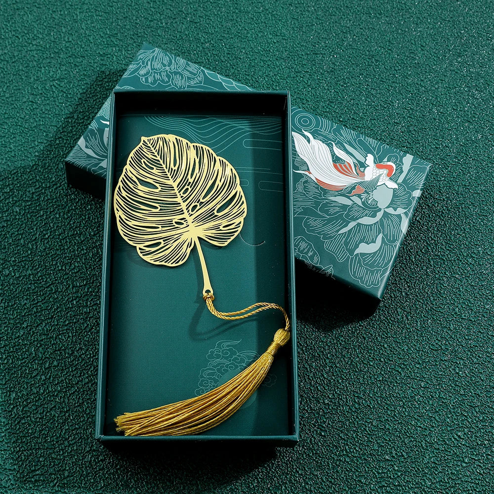 Elegant Chinese Handmade Bookmarks – Golden Lotus & Rose Design for Book Lovers